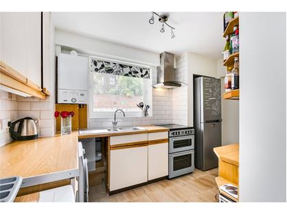 3 Bed Flat, Ilminster Gardens, SW11