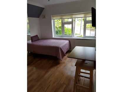 Studio Flat, Maxwell Road, HA6