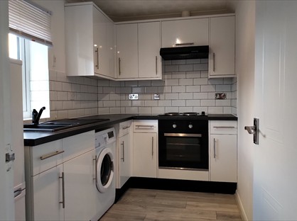 1 Bed Flat, Friday Wood Green, CO2