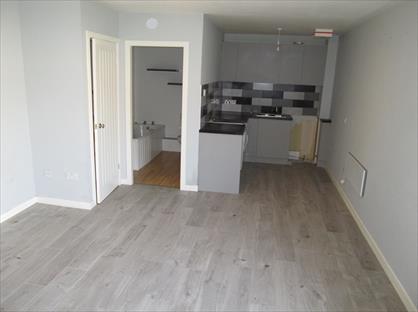 Studio Flat, Afton Road, KA20