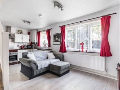 1 Bed Semi-Detached House, Ladywalk, WD3