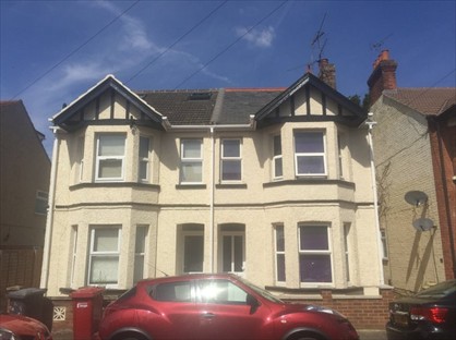 Room in a Shared House, Henry Road, SL1