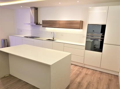 3 Bed Maisonette, Well Street, E9