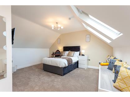 Room in a Shared House, School Court, SK3