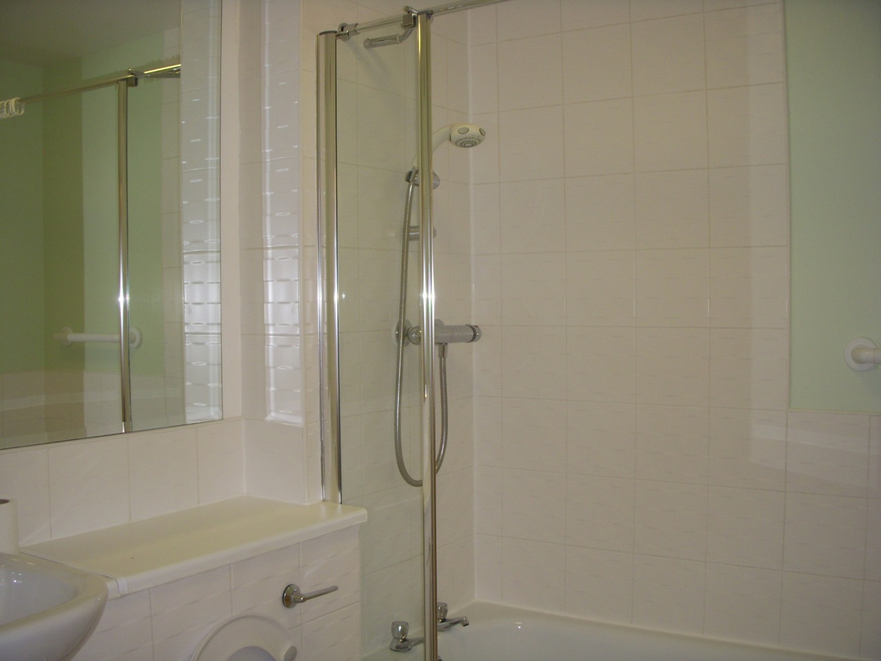 Additional image 6 of 2 Bed Flat, Gilmartin Grove, L6, N1 7GU