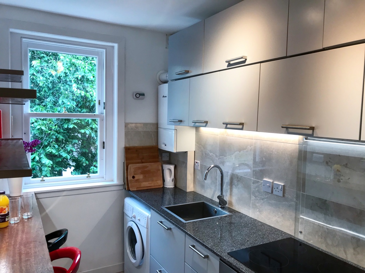 3 Bed Flat, Potterrow, EH8