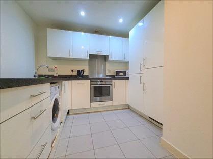 4 Bed Flat, High Street, UB8