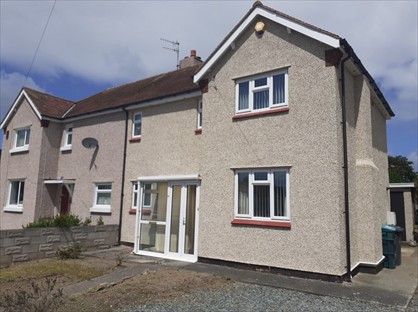 3 Bed Semi-Detached House, Ffordd Dyffryn, LL28