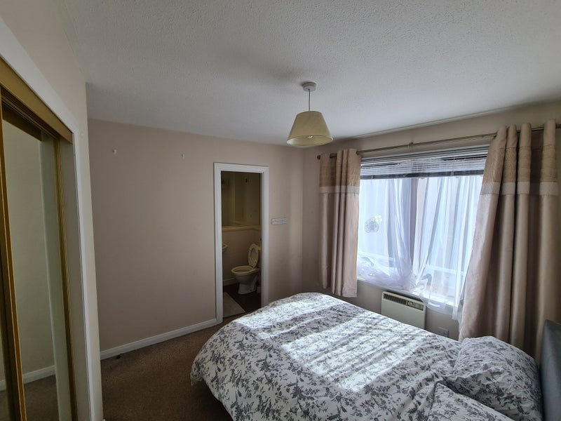 Aberdeen 3 Bed Flat, Strawberry Bank Parade, AB11 To Rent Now for £