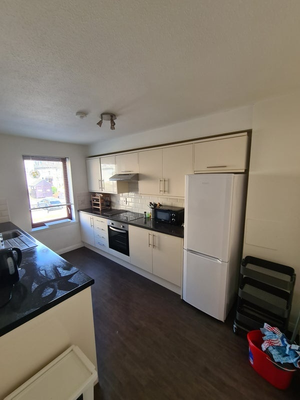 Aberdeen 3 Bed Flat, Strawberry Bank Parade, AB11 To Rent Now for £