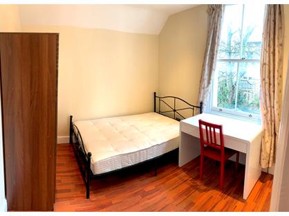 Room in a Shared Flat, Englewood Road, SW12