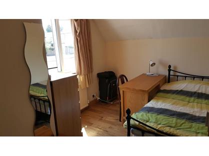 Room in a Shared House, Carlisle Avenue, W3