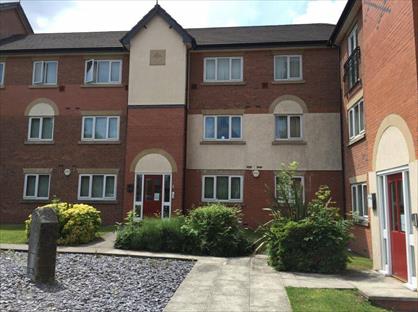 2 Bed Flat, Victoria Lane, M45