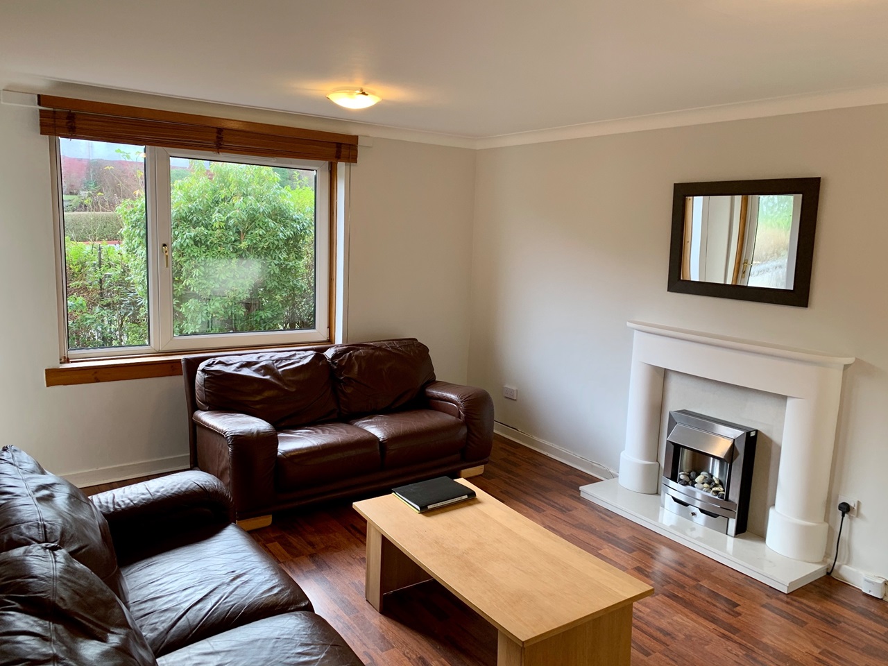 Glasgow 2 Bed Flat, Balcarres Avenue, G12 To Rent Now for £1,000.00 p/m