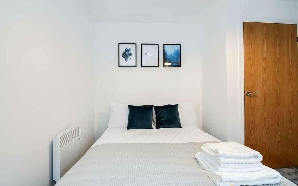 Additional image 3 of 2 Bed Flat, Queen Street, S1, N1 7GU