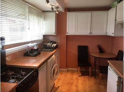 Room in a Shared House, Denmark Gardens, SM5