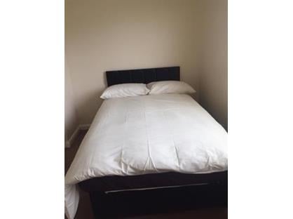 Room in a Shared House, Shrewton Road, SW17