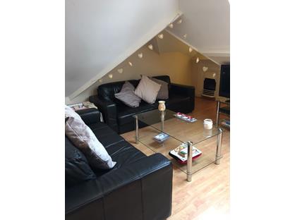 2 Bed Flat, Warren Road, BH4