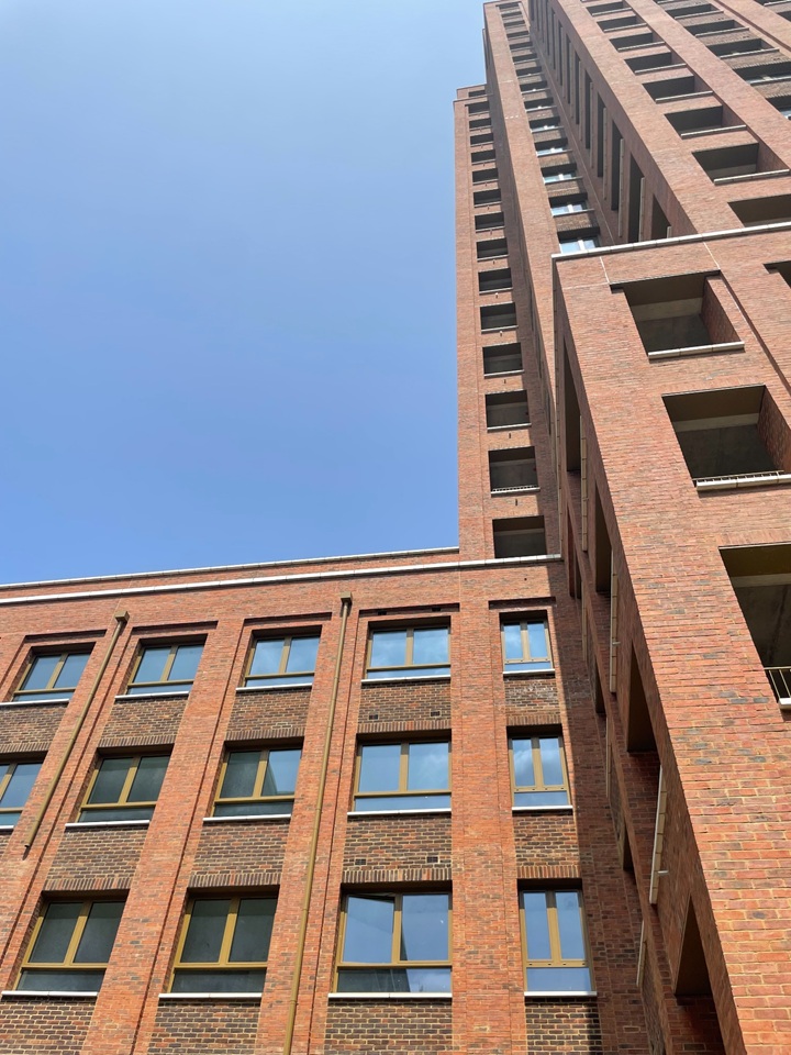 1 Bed Flat, Bermondsey Heights, SE15
