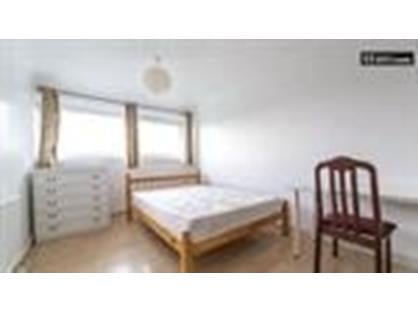 Room in a Shared House, Horton Road, W6