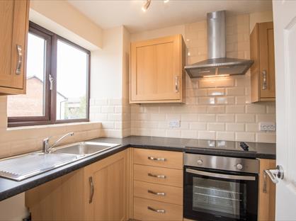 1 Bed Flat, Hadrians Court, PE2