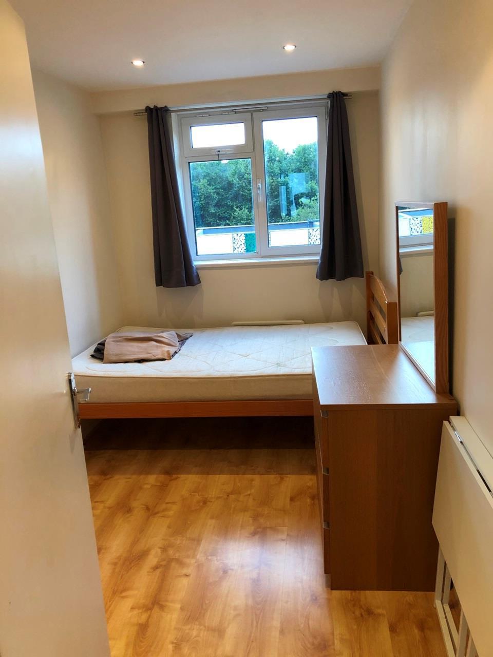 3 Bed Flat, Chapel Street, NW1 photo 4