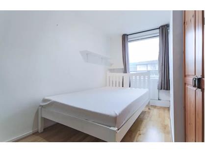 Room in a Shared House, Stoughton Close, SW15