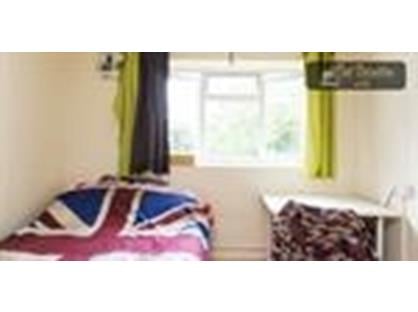 Room in a Shared Flat, Rushlake House, SW11
