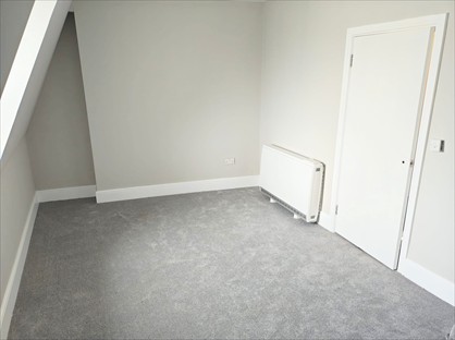 1 Bed Flat, Orchard Gardens, TQ14