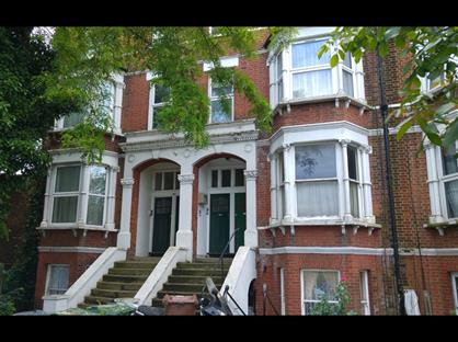 1 Bed Flat, Whipps Cross Road, E11