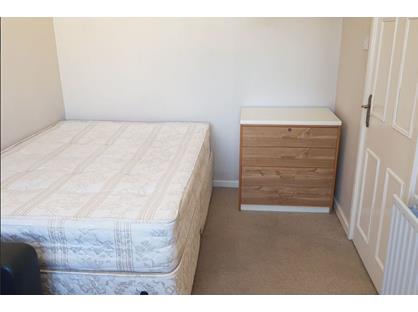 Room in a Shared Flat, Cedars Road, SW4