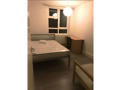 Room in a Shared Flat, Este Road, SW11