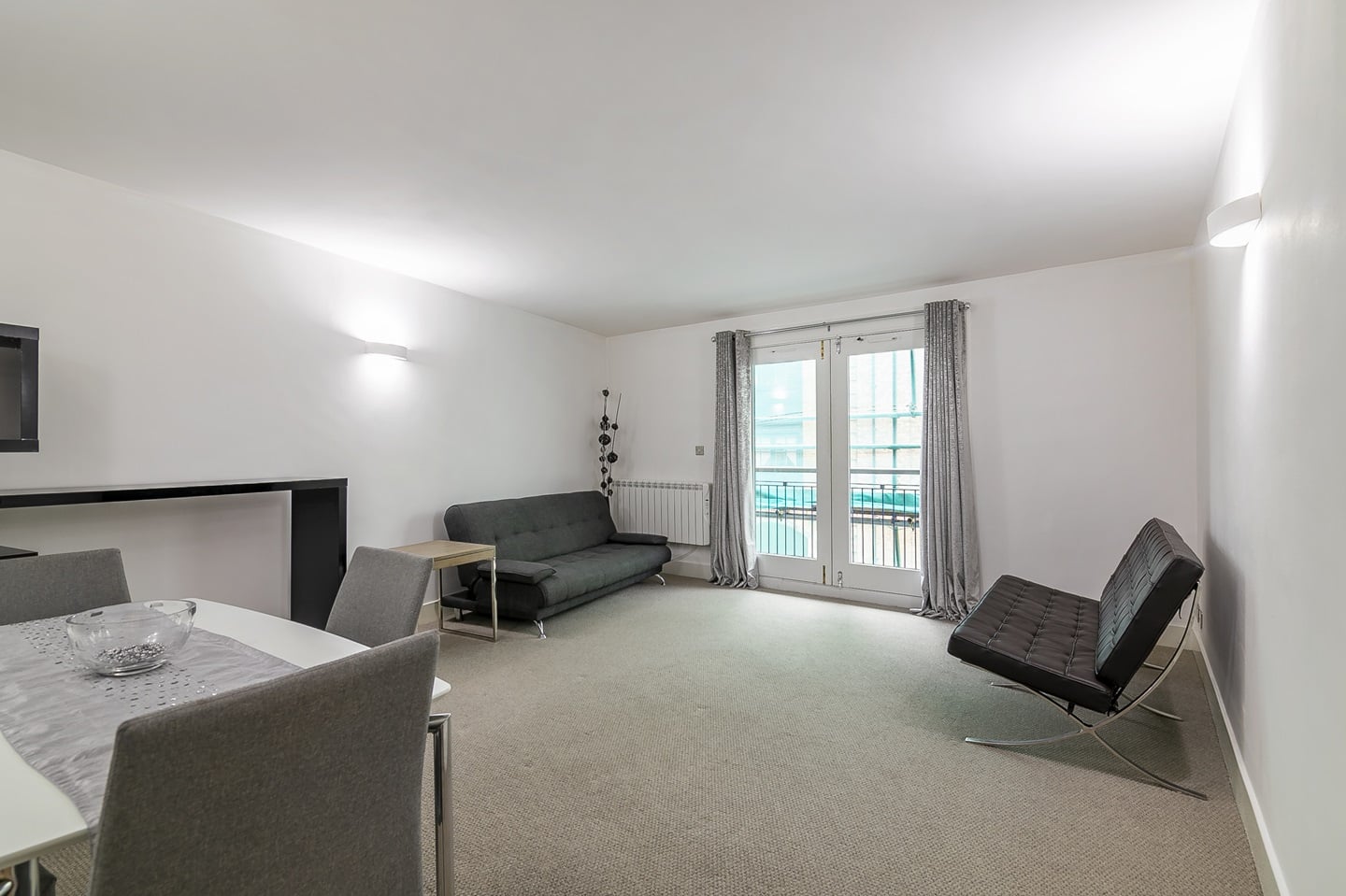 2 Bed Flat, Pierhead Wharf, E1W photo 2