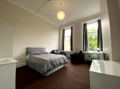 9 Bed Flat, Cecil Street, G12