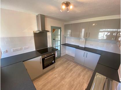 2 Bed Maisonette, Vauxhall Street, PL4