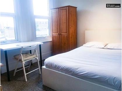 Room in a Shared House, Southolm Street, SW11