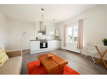 1 Bed Flat, St. Stephens Avenue, W12