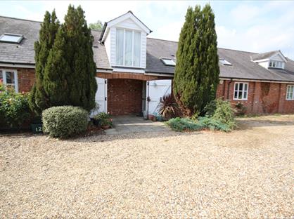 3 Bed Terraced House, Colchester Road, CO6