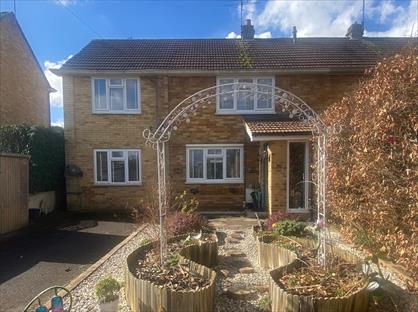 4 Bed Semi-Detached House, Fox Road, GU10