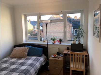 Room in a Shared House, Coombe Lane, SW20