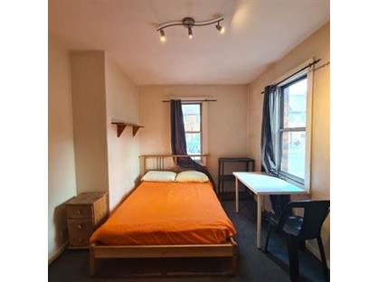 Room in a Shared House, Henchman Street, W12