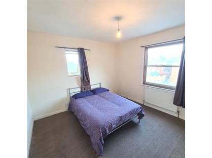 Room in a Shared House, Henchman Street, W12