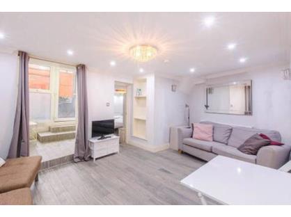 1 Bed Flat, Orlop Street, SE10