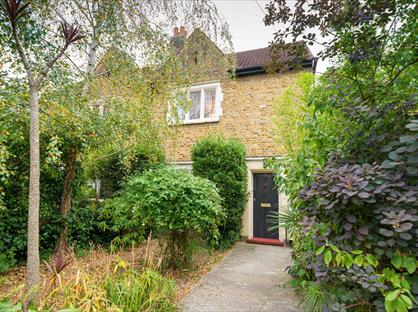 1 Bed Flat, Franciscan Road, SW17