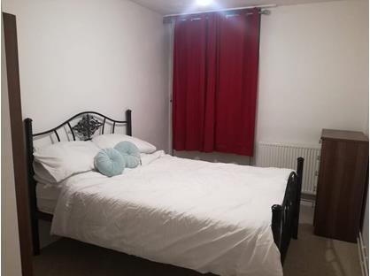 Room in a Shared House, Henty Close, SW11