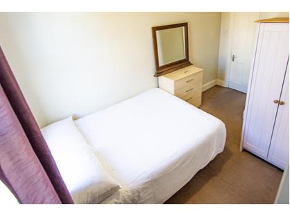 Room in a Shared House, Faraday Road, W3