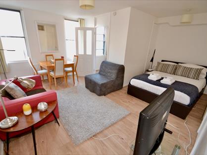 Studio Flat, Thorndike House, SW1V