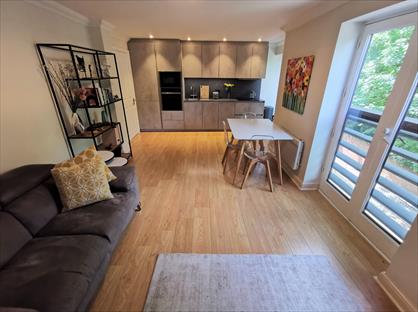 2 Bed Flat, Cathedral View, SO23