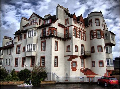 4 Bed Flat, Ramsay Garden, EH1