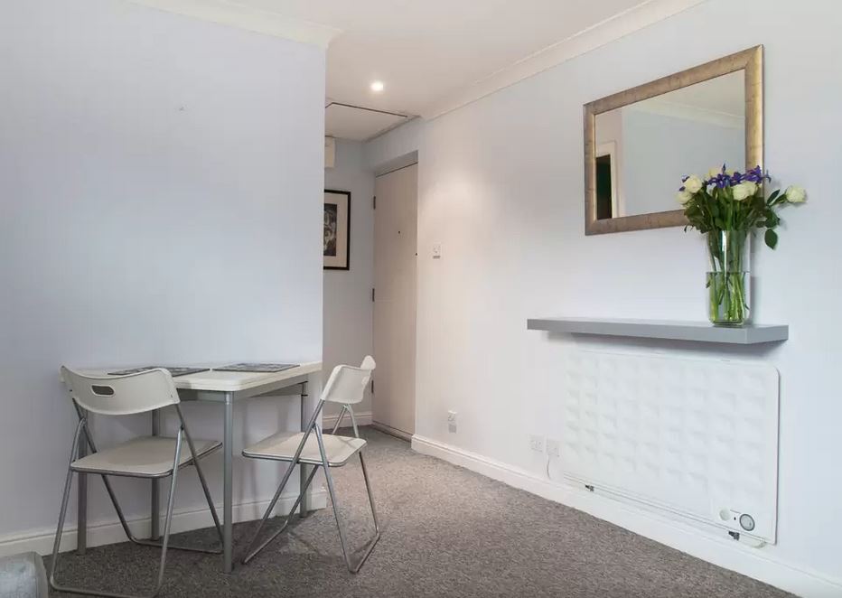 1 Bed Flat, Transom Close, SE16 photo 3